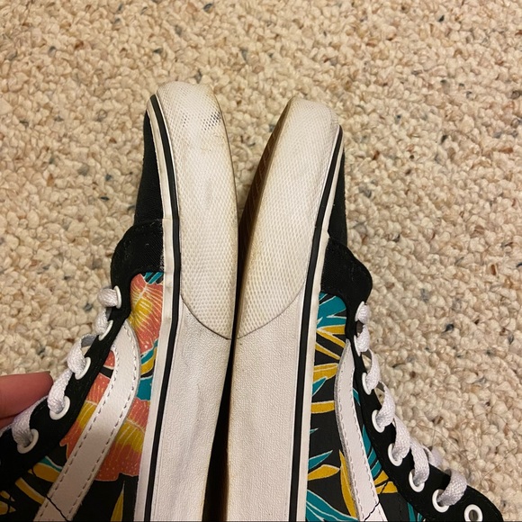 Vans - Picture 7 of 13